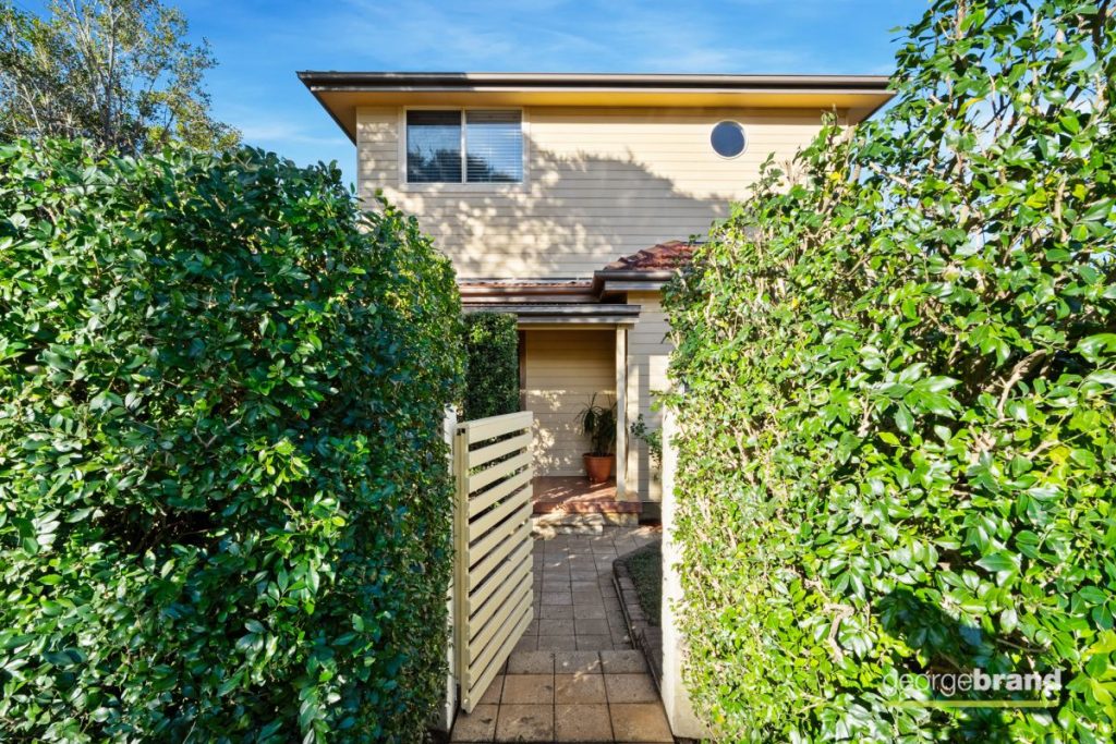 1/10 Avoca Drive Kincumber - photo 3